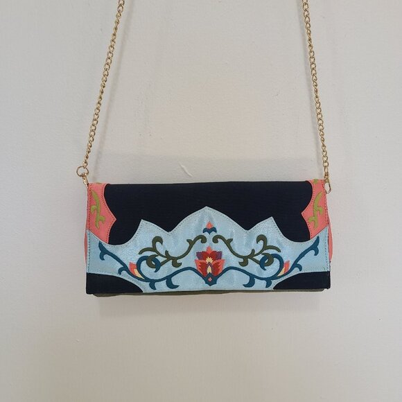 Perfume River Embroidered Purse Handbag Crossbody Removable Strap - Picture 11 of 11